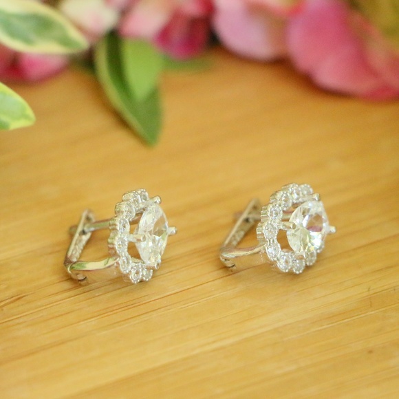 925 Sterling Silver with Cubic Zirconia Stones - Picture 6 of 8